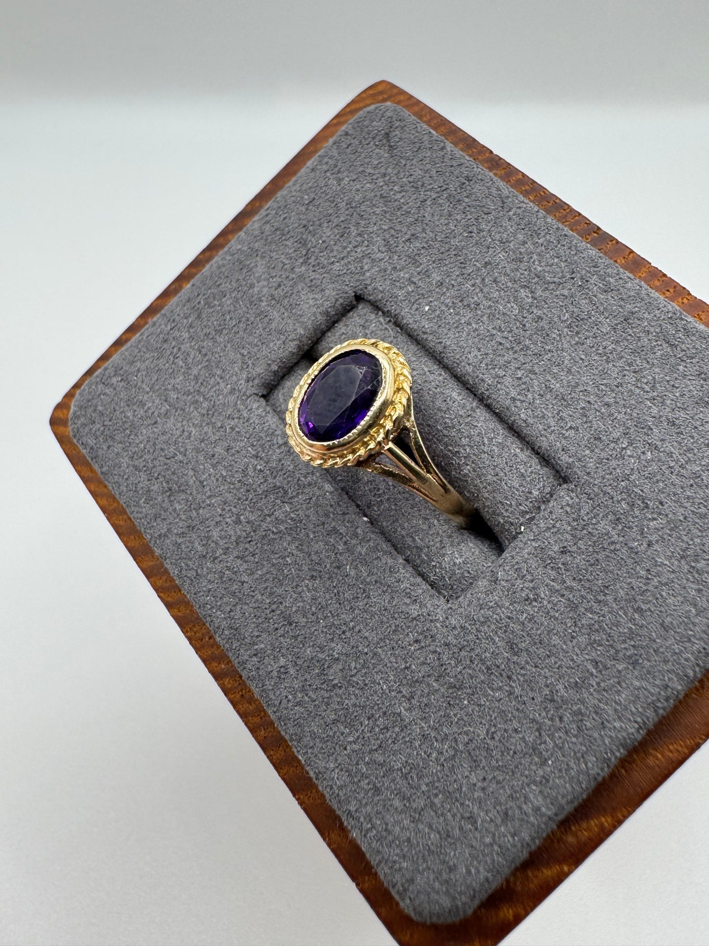 9ct gold amethyst ring