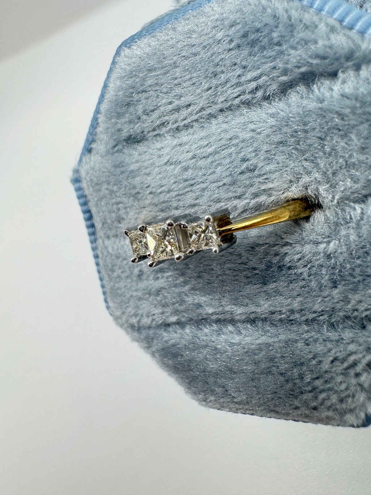 9ct gold 33 point diamond ring