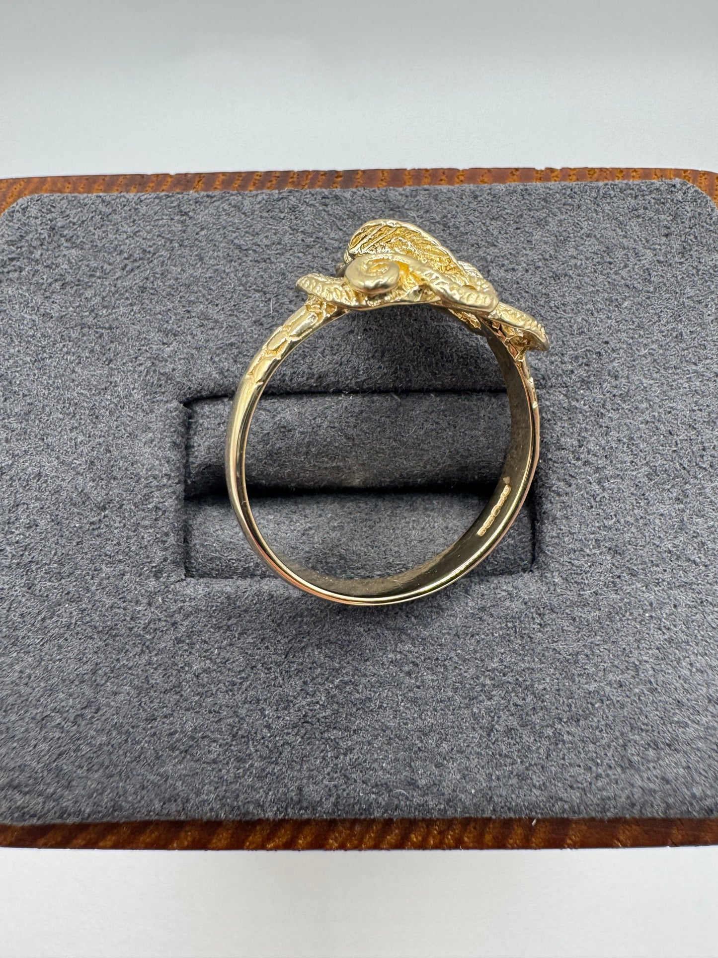 9ct gold snake ring