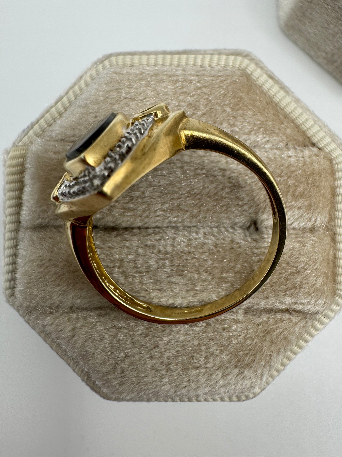 9ct gold ammolite, peridot and diamond ring