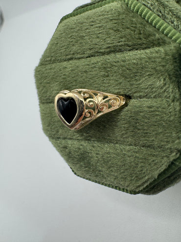9ct gold onyx heart signet ring