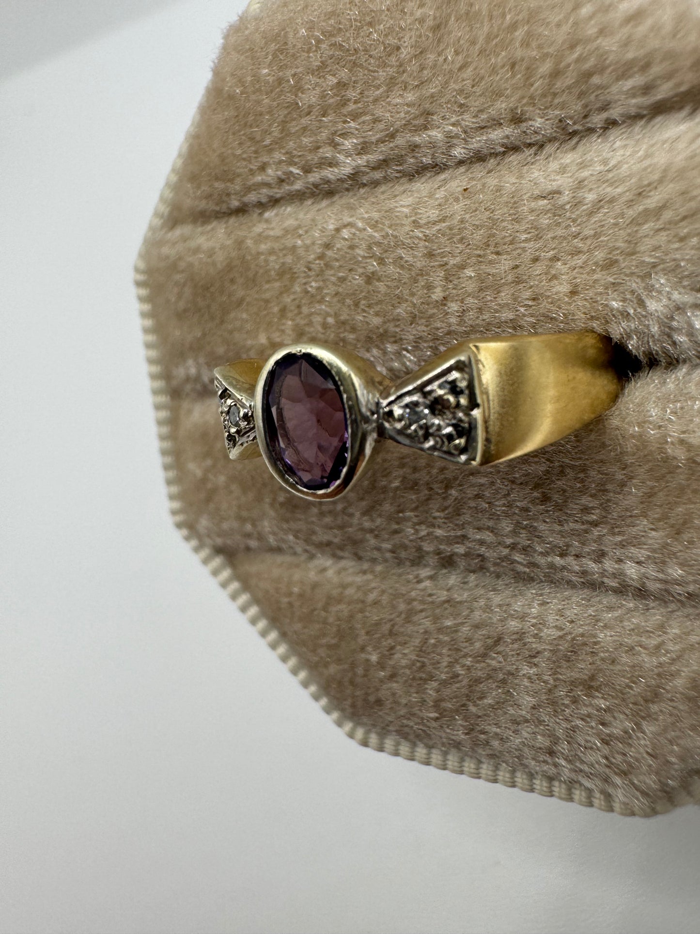 9ct gold amethyst and diamond ring