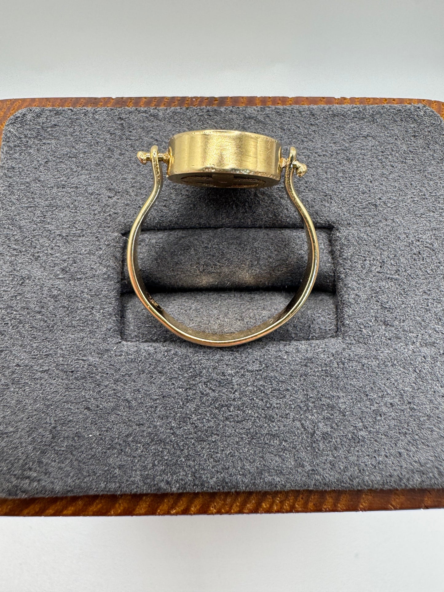 18ct gold enamelled cross spinning ring