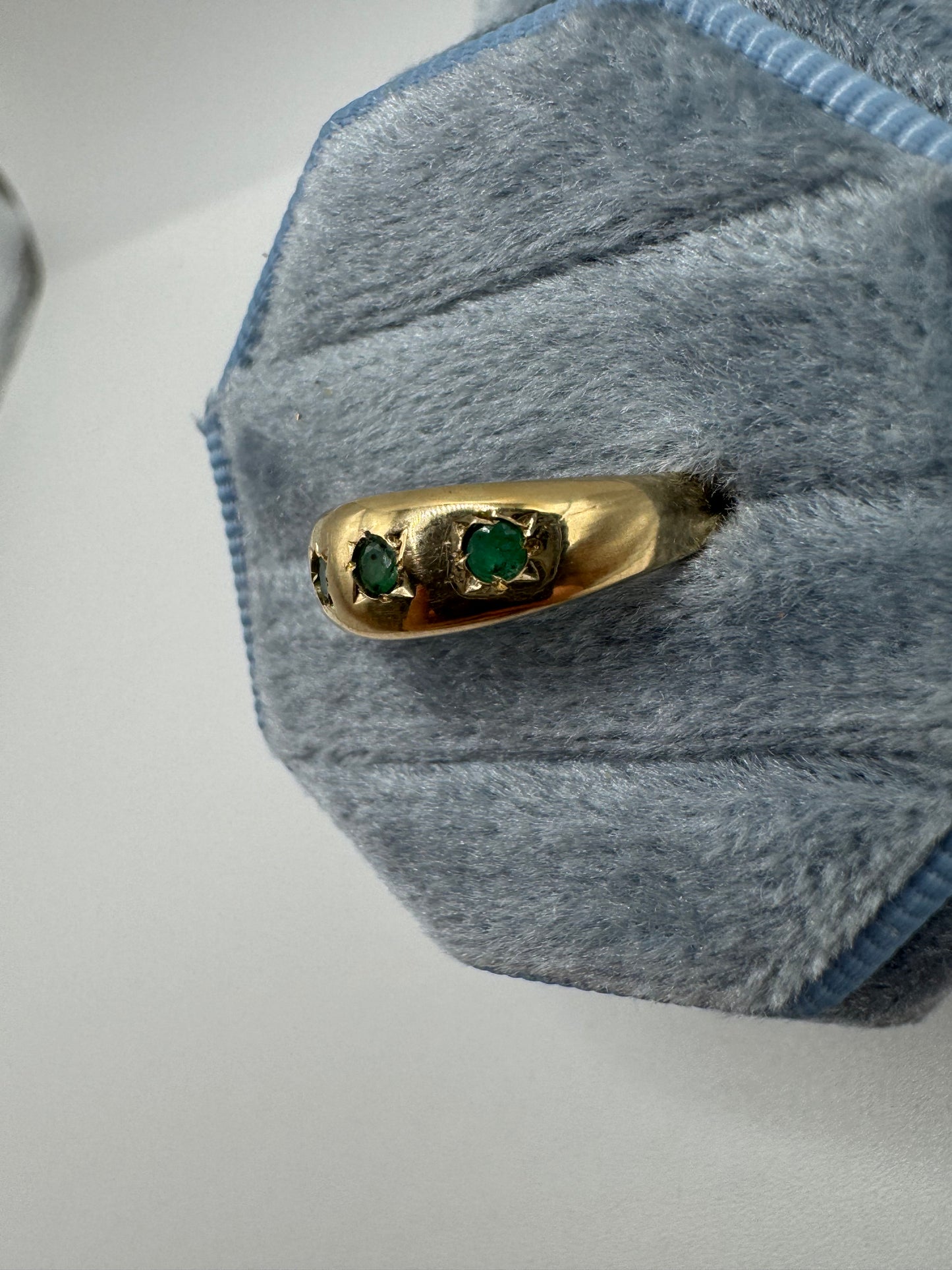 9ct gold emerald gypsy ring