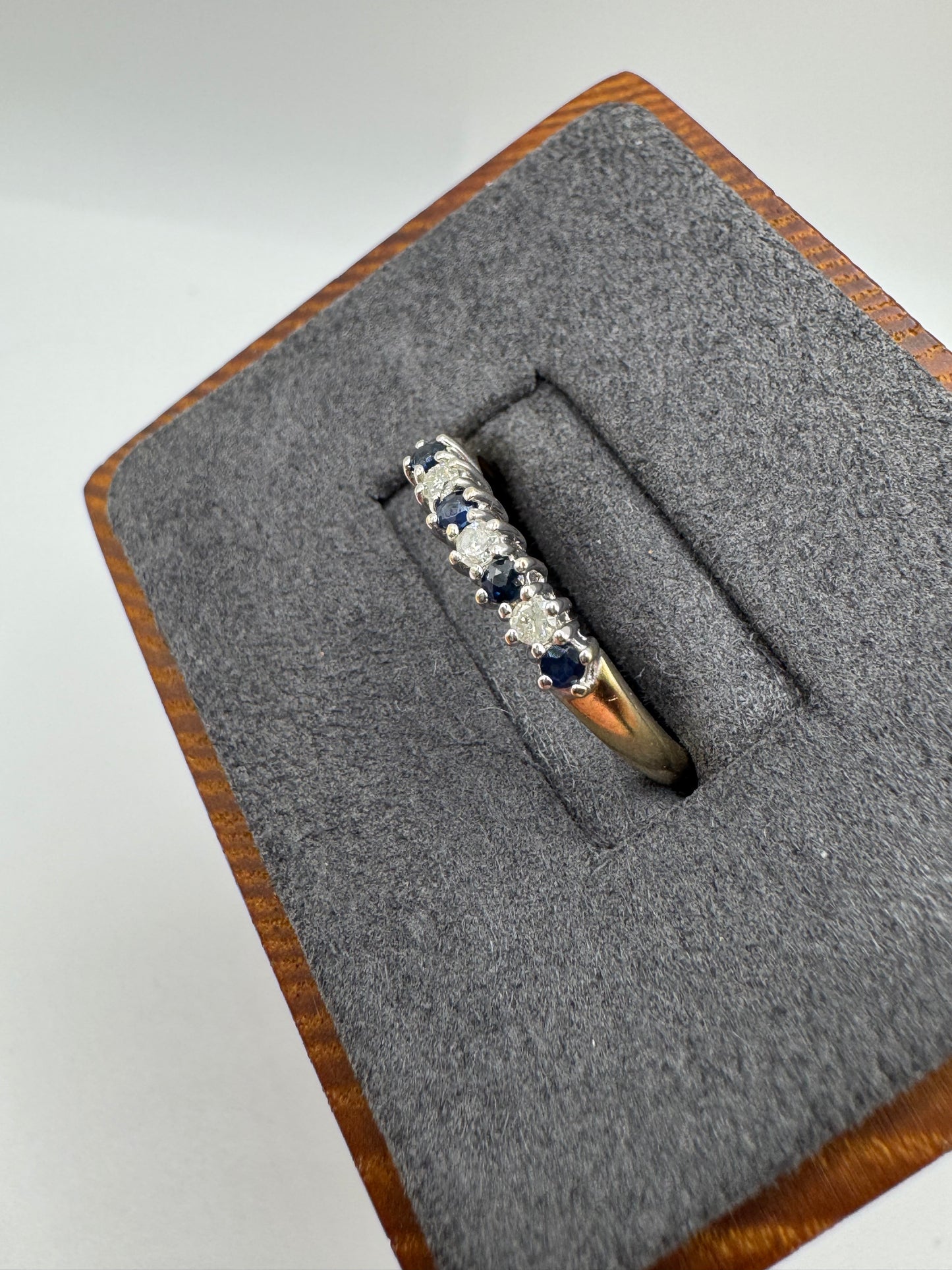 9ct gold sapphire and diamond ring