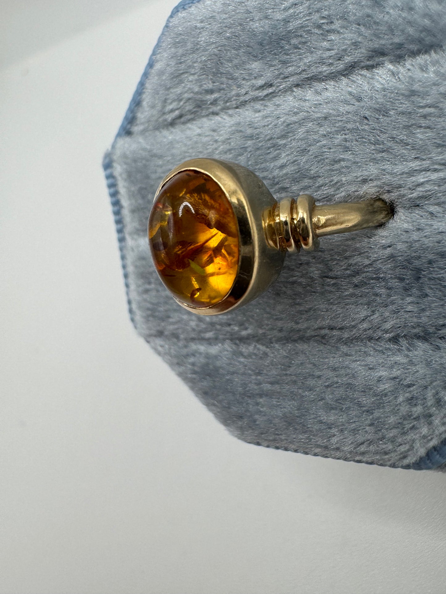 9ct gold amber ring