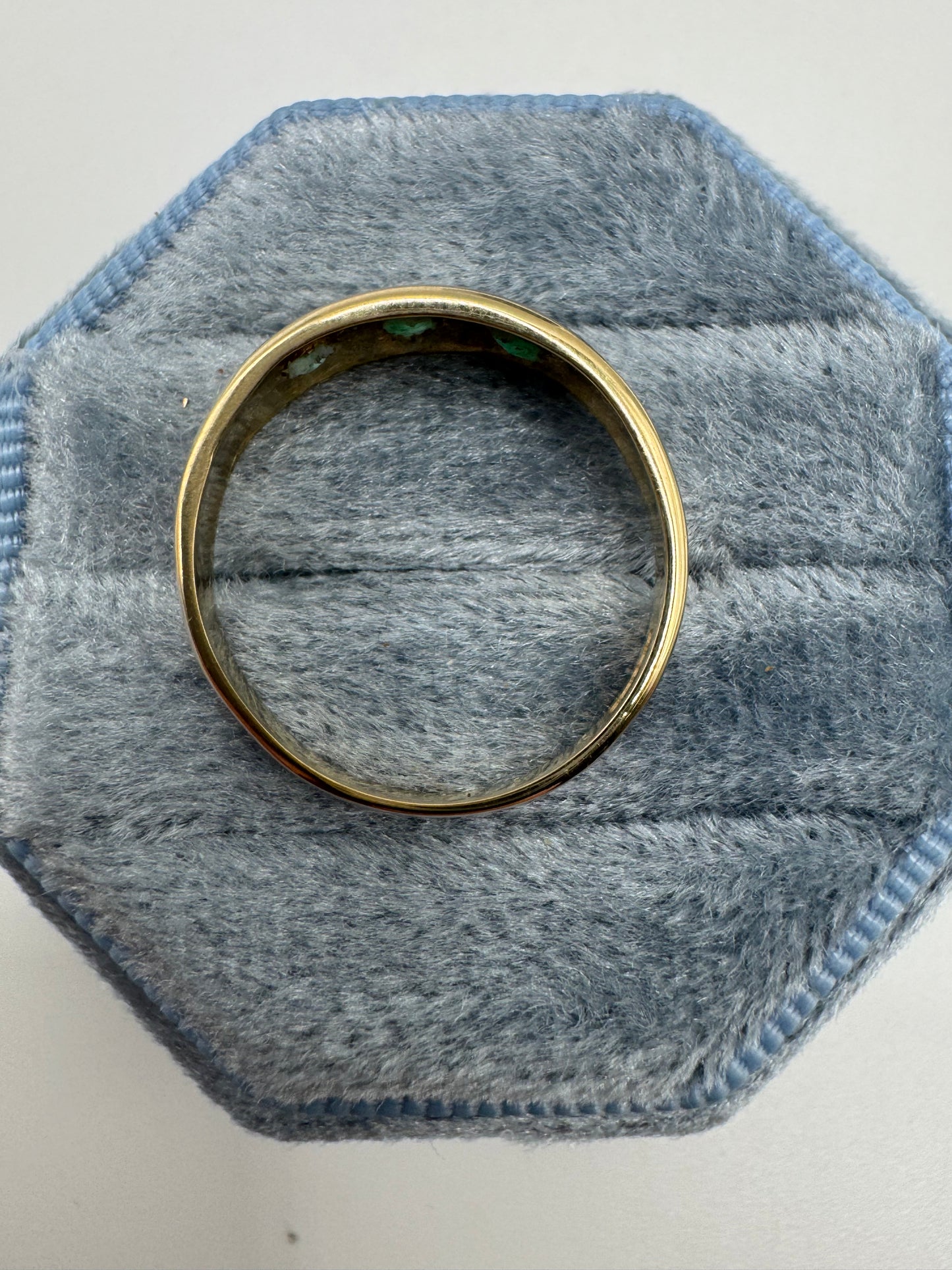 9ct gold emerald gypsy ring