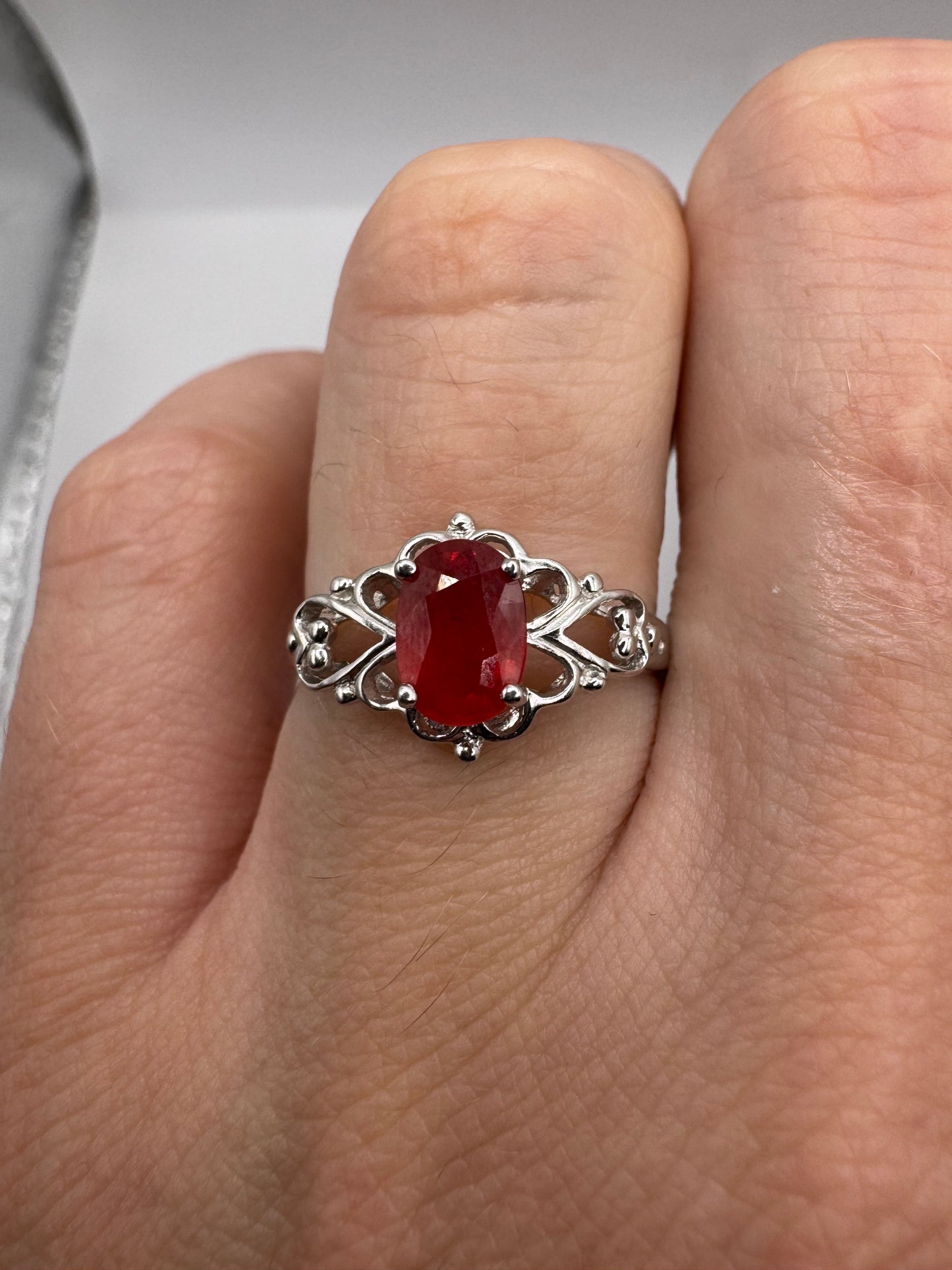 9ct white gold padparascha sapphire ring