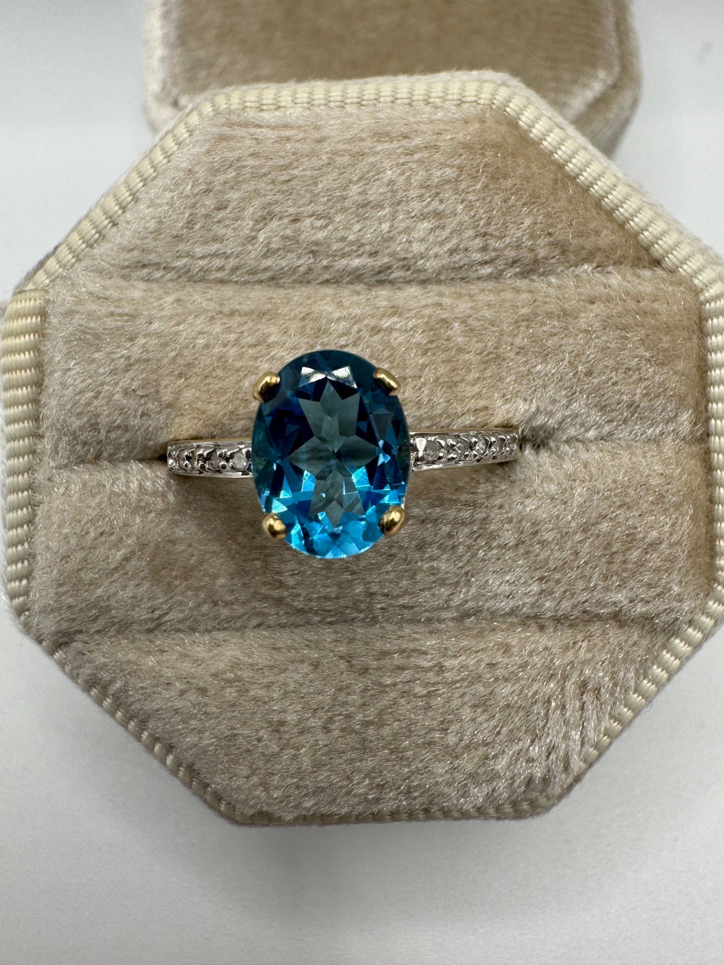 9ct gold topaz and diamond ring