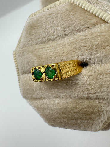 18ct gold emerald gypsy ring