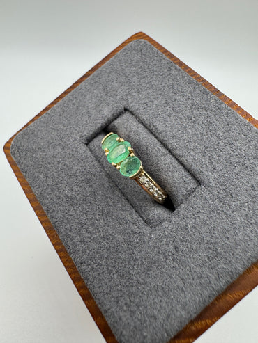 9ct gold emerald and diamond ring