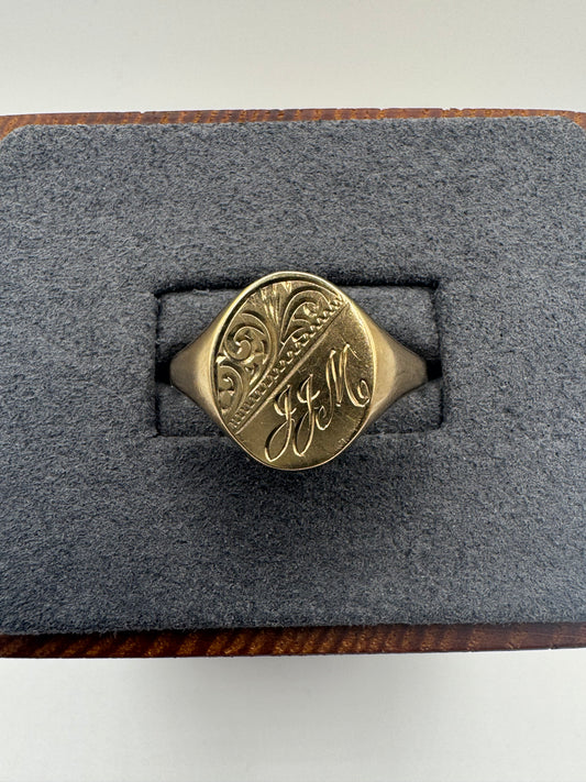 9ct gold engraved signet ring