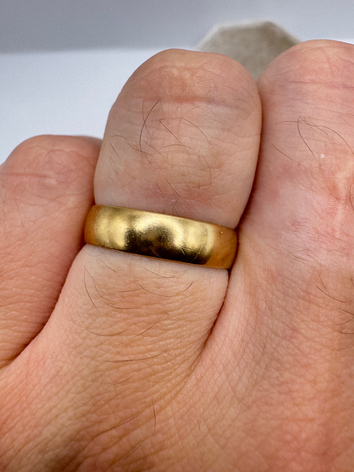 9ct gold band