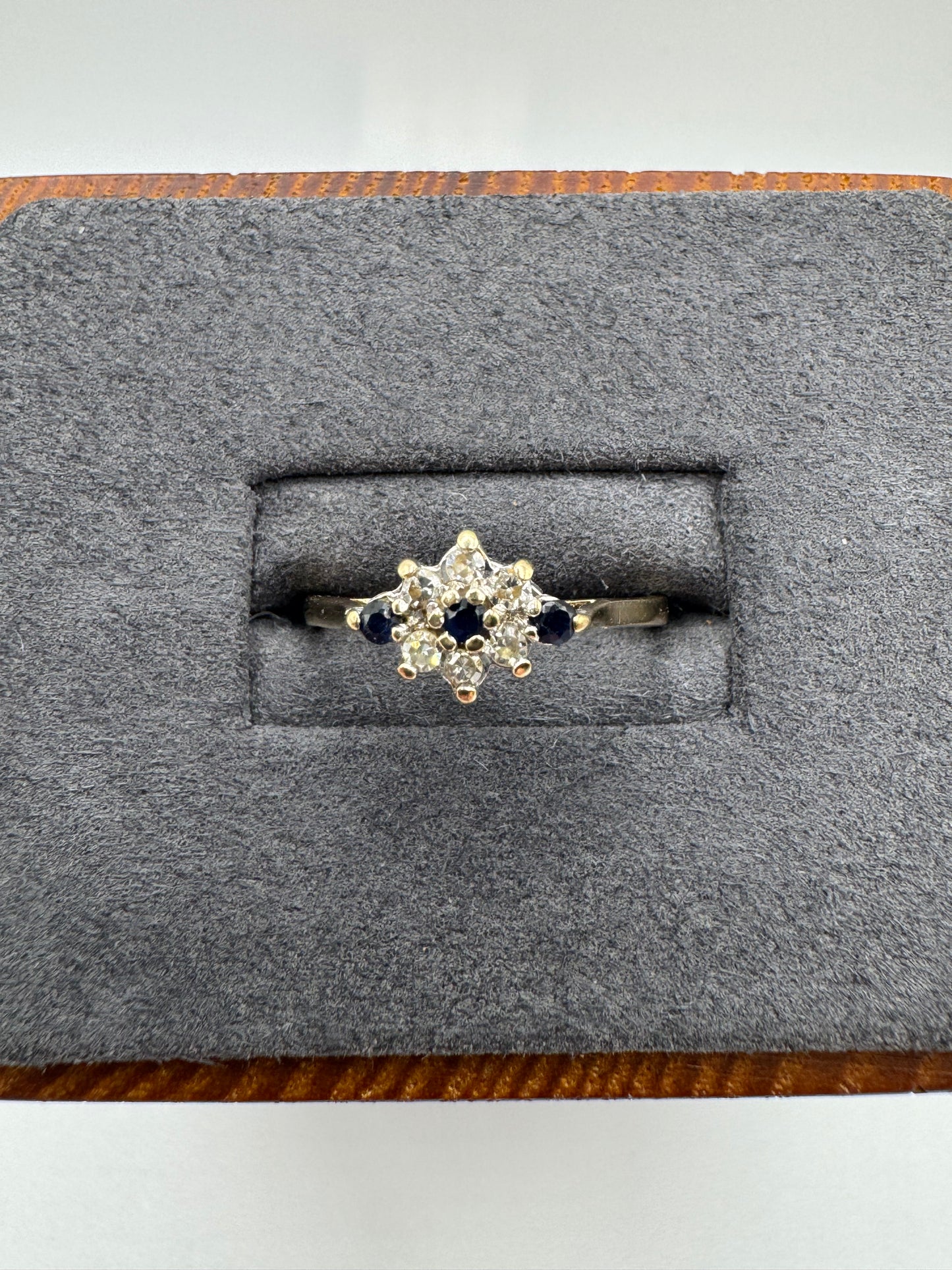 9ct gold sapphire and diamond ring
