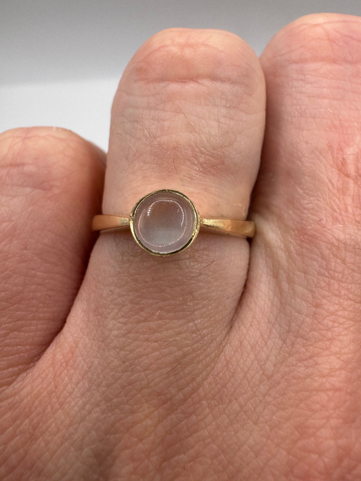 9ct gold moonstone ring