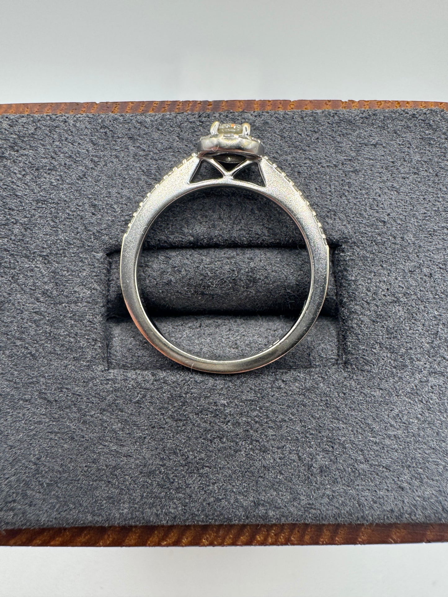 9ct white gold diamond cluster ring