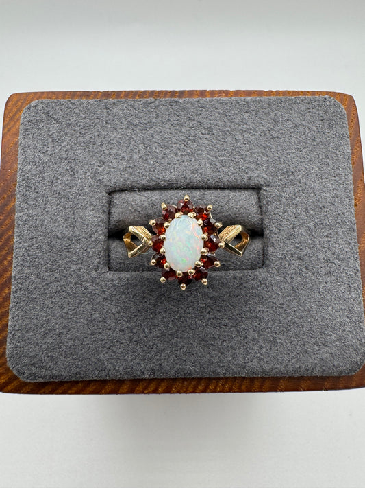 9ct gold opal and garnet ring