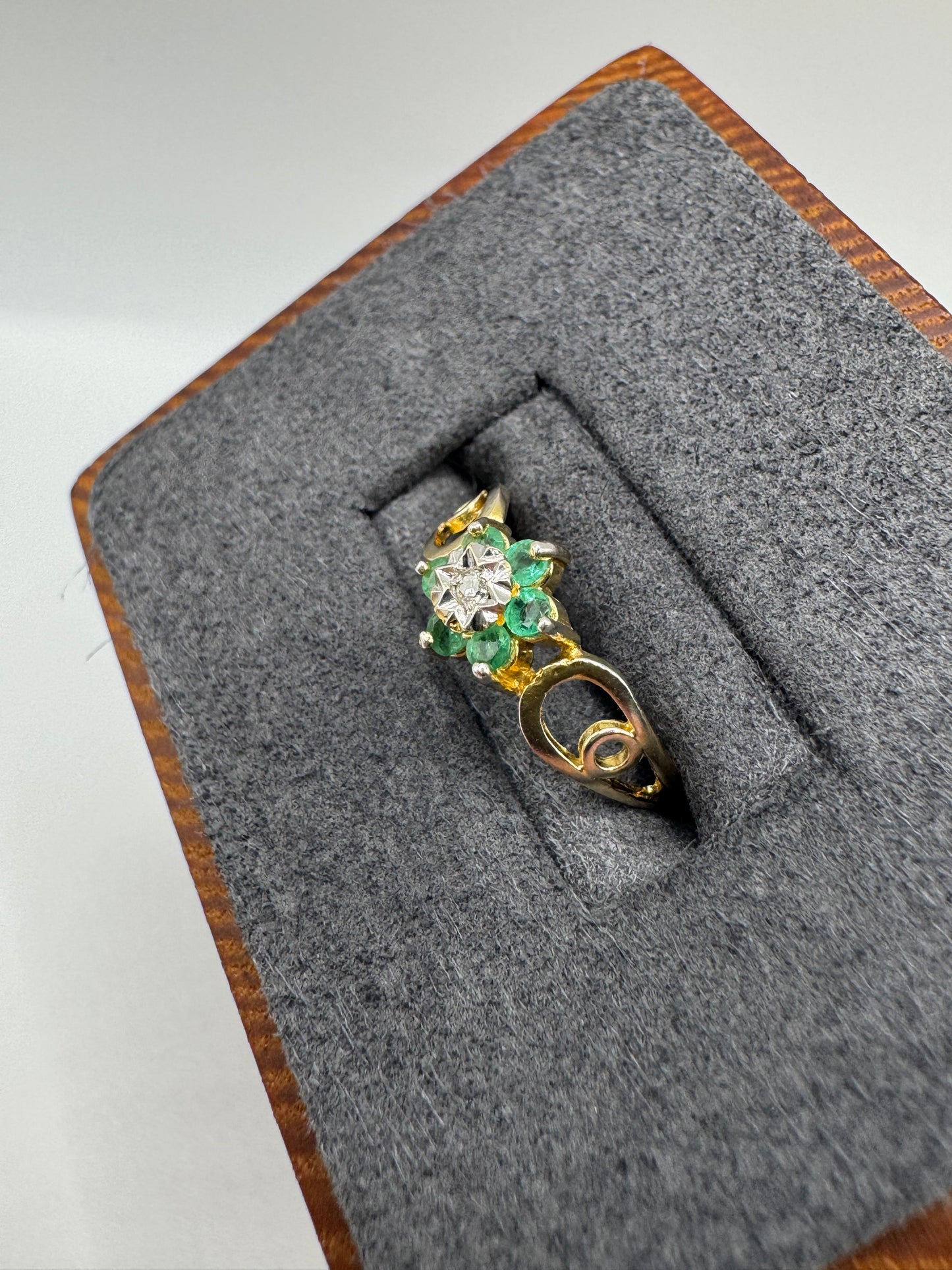 9ct gold emerald and diamond ring