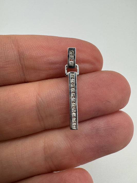 9ct white gold diamond pendant