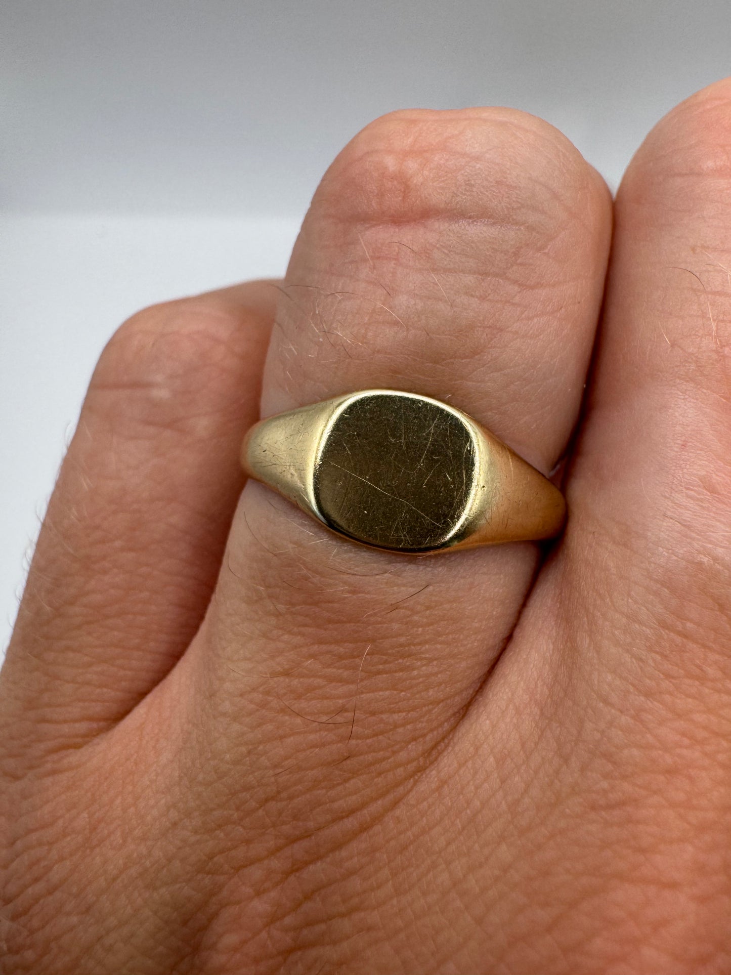 9ct gold signet ring