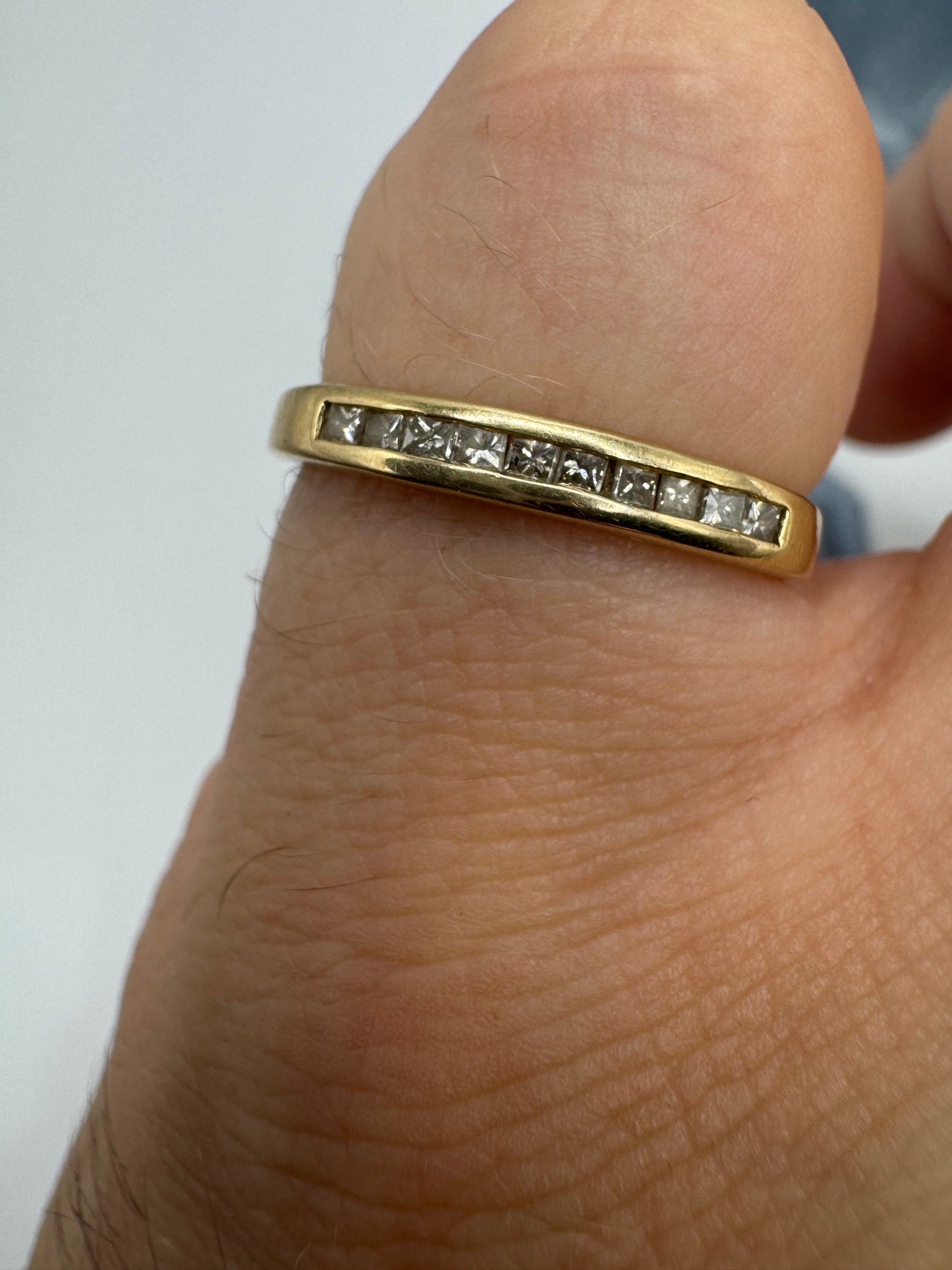 9ct gold diamond ring