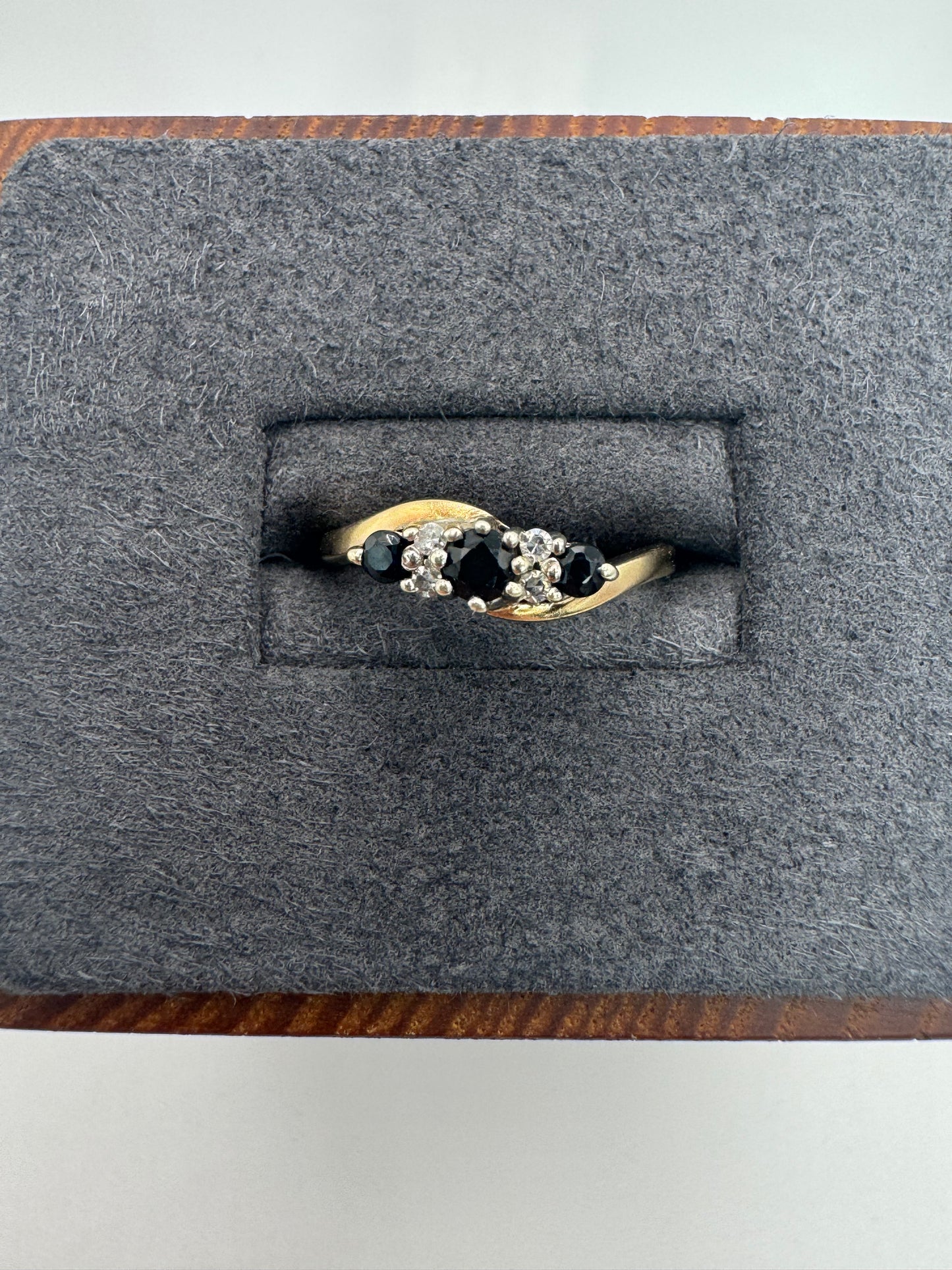 9ct gold sapphire and diamond ring