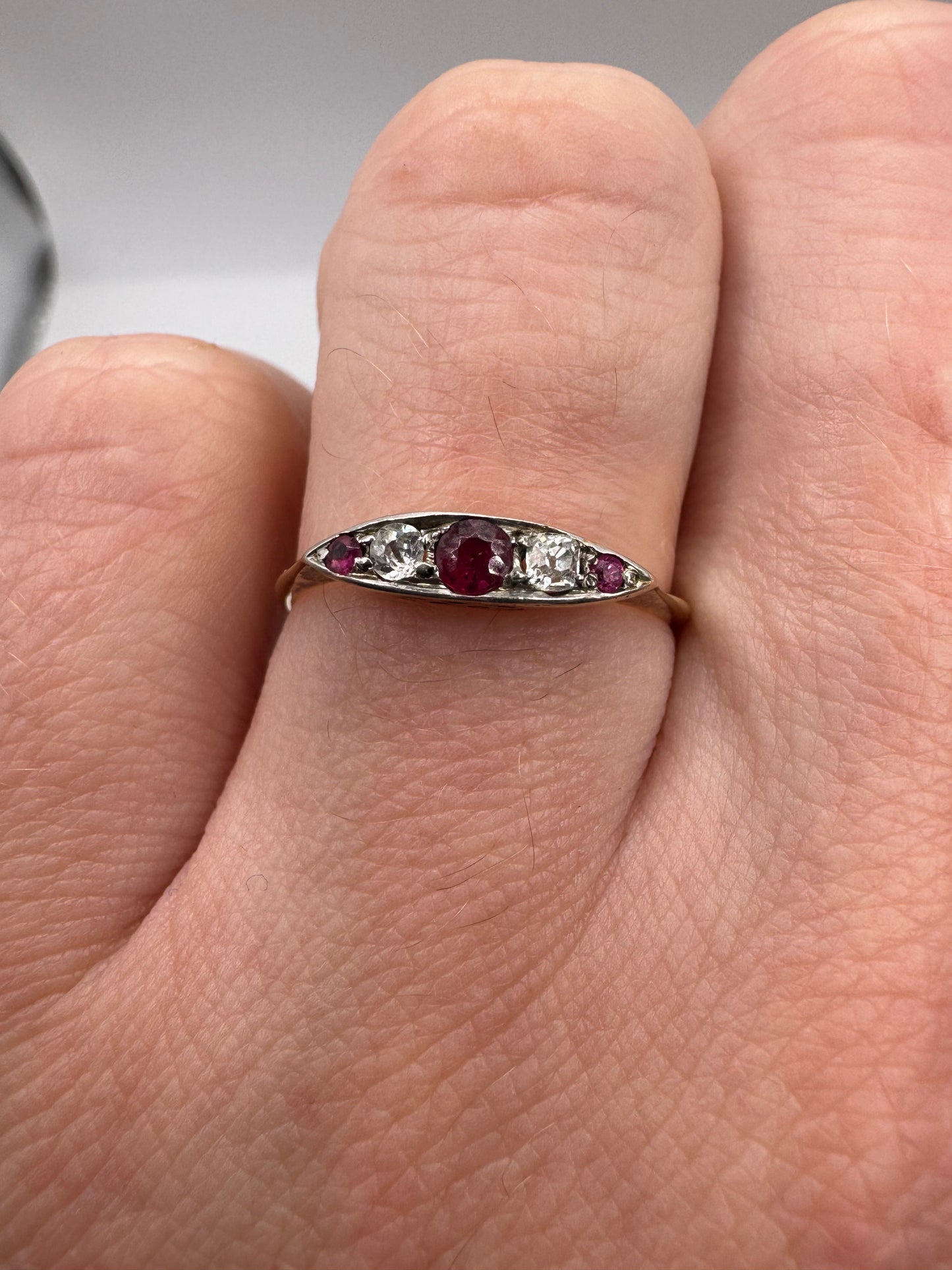 18ct gold ruby and diamond ring