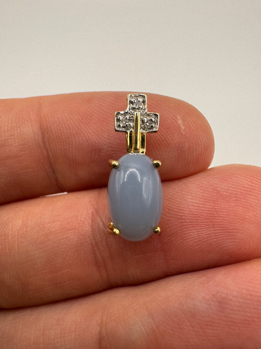 9ct gold chalcedony and diamond pendant