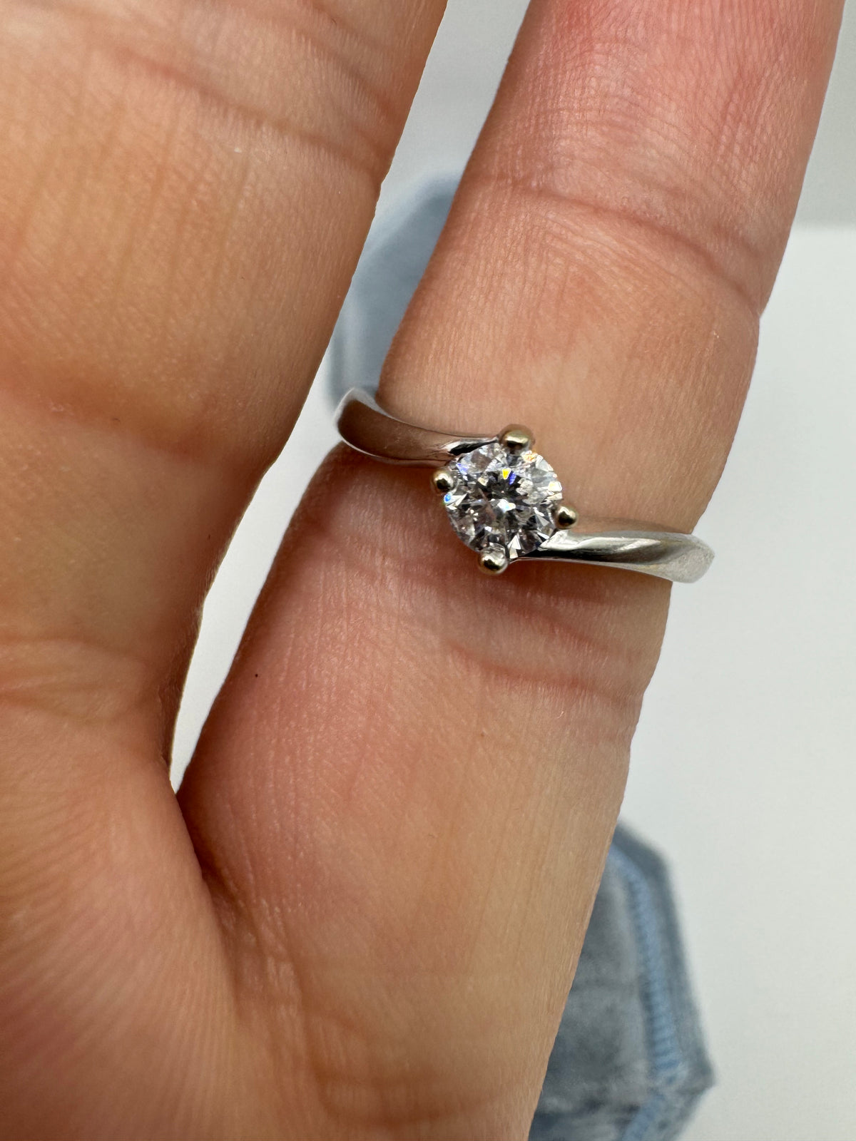 9ct white gold diamond twist ring