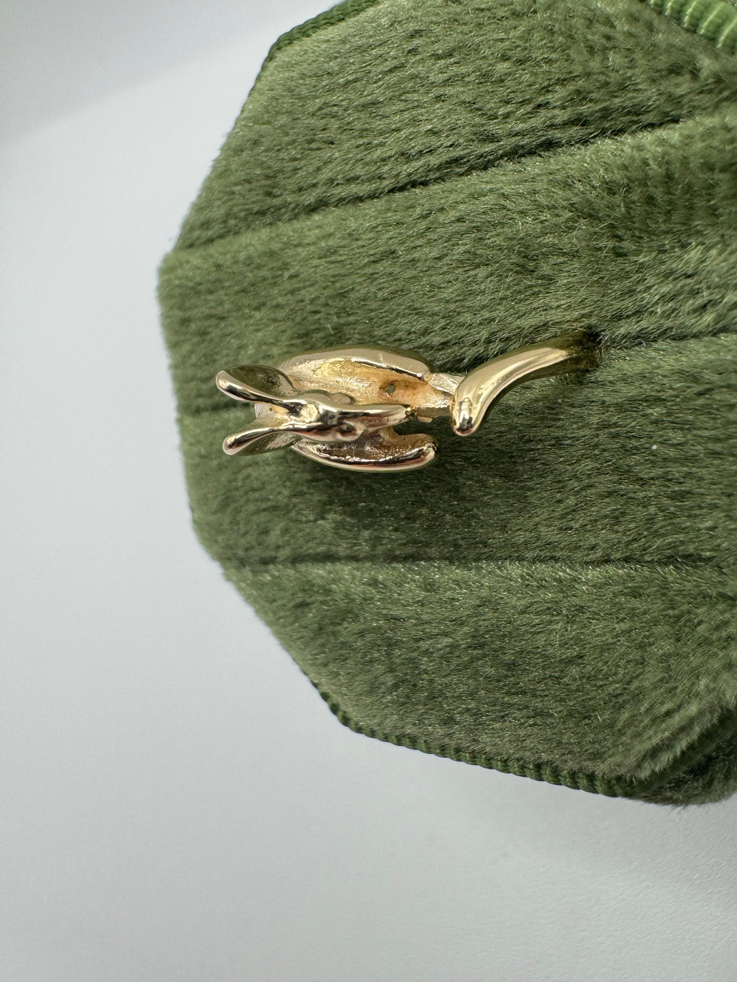 9ct gold mouse ring