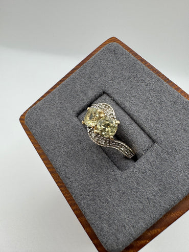9ct gold quartz and diamond ring