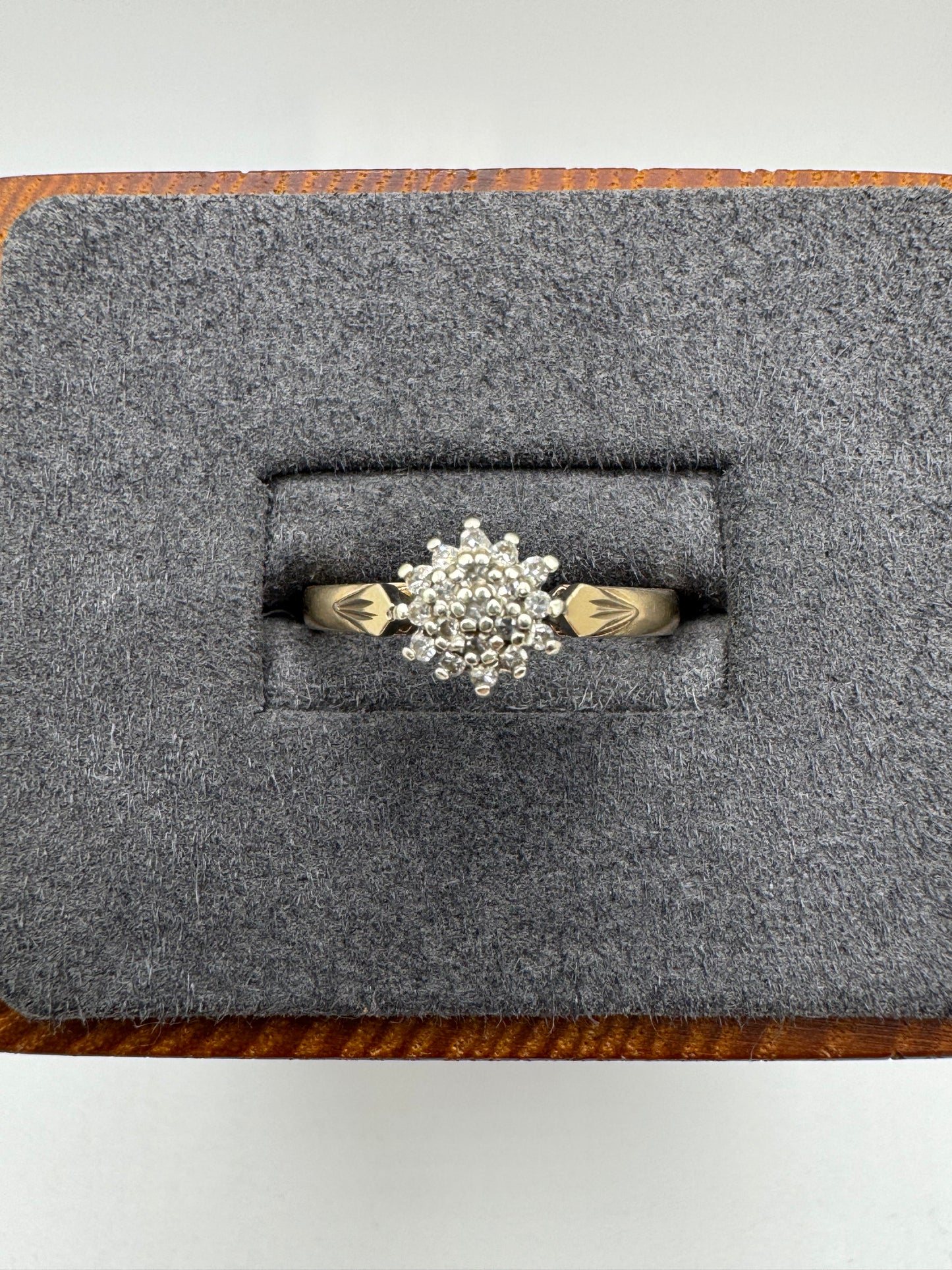 9ct gold 20 point diamond cluster ring