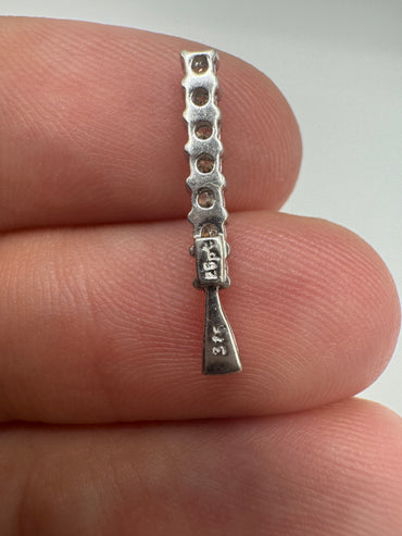 9ct white gold 25 point diamond pendant