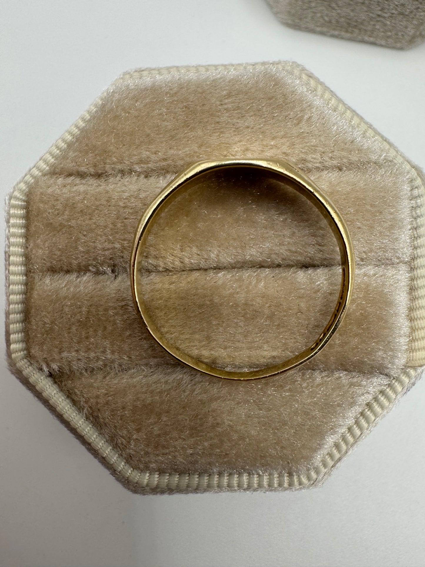 9ct gold signet ring