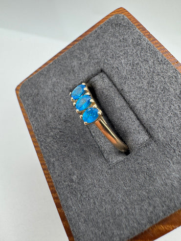9ct gold blue apatite ring