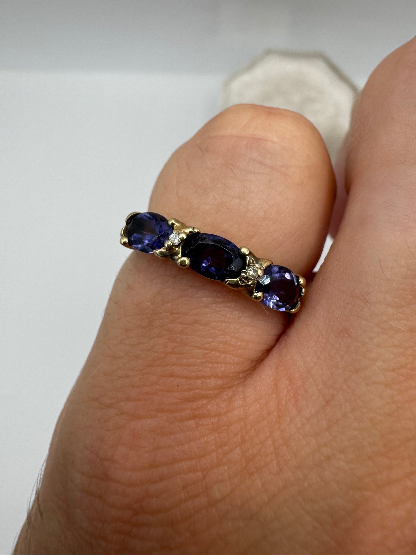 9ct gold tanzanite and diamond ring