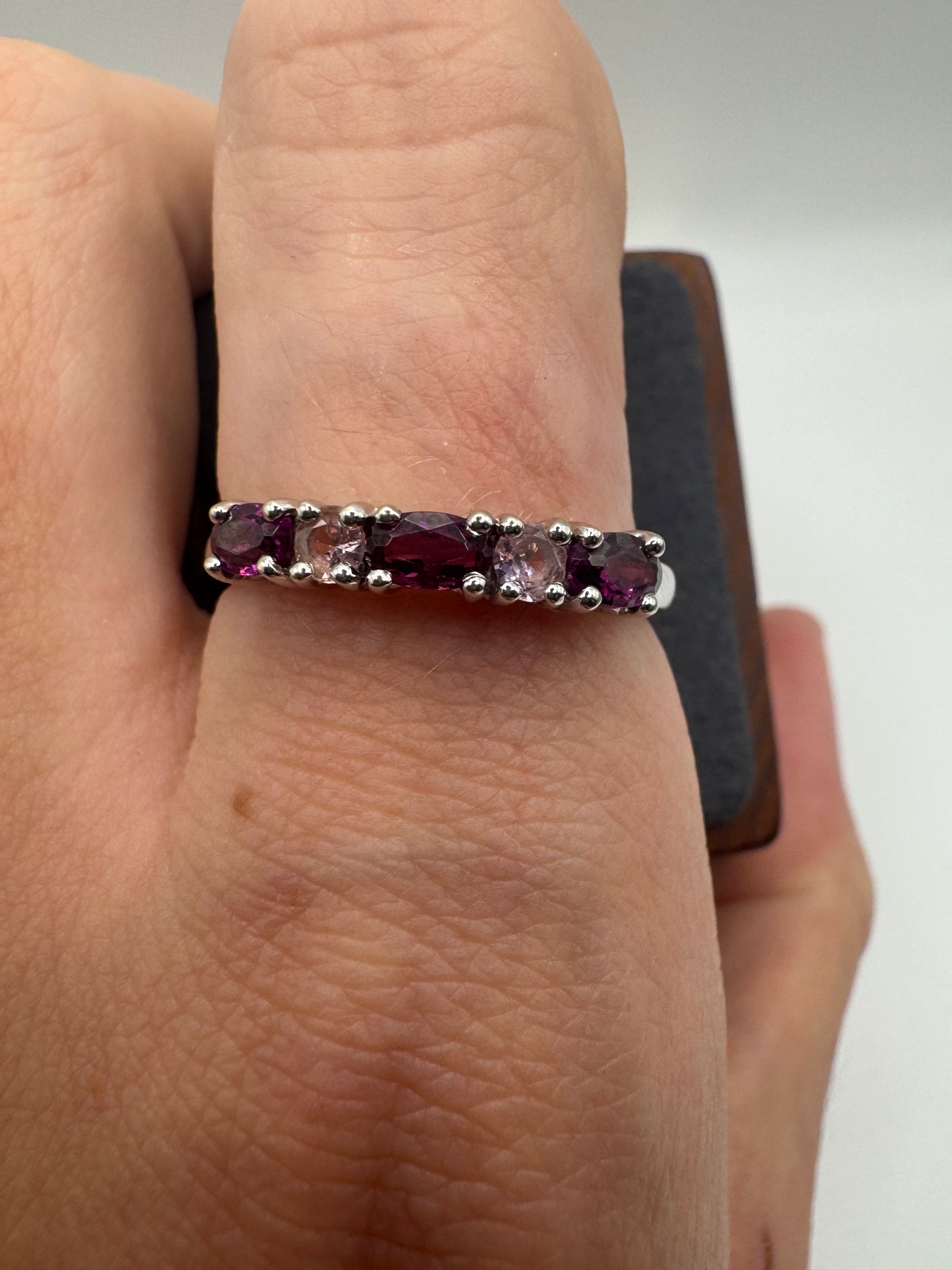 9ct white gold almandine garnet and topaz ring
