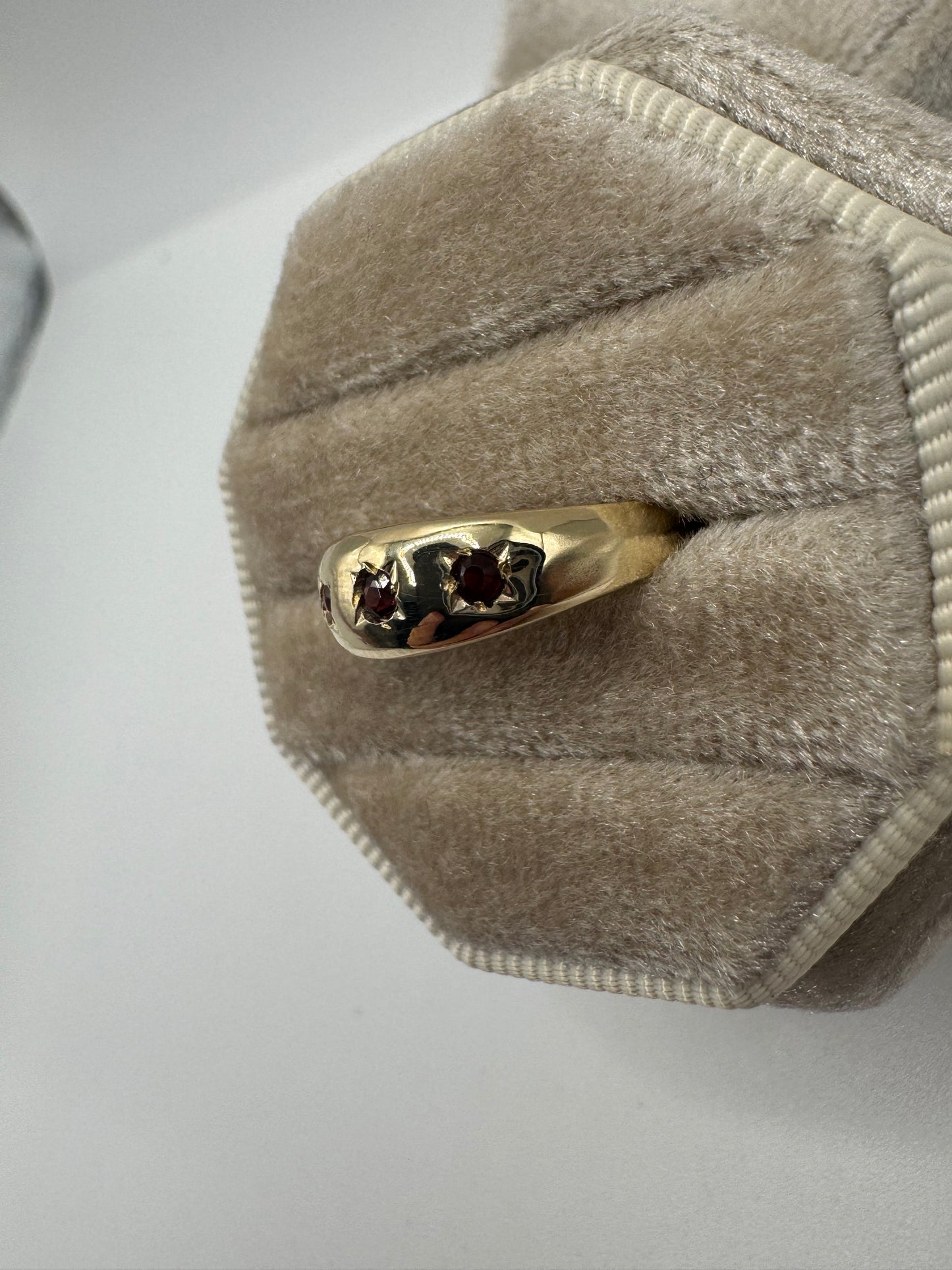 9ct gold garnet gypsy ring