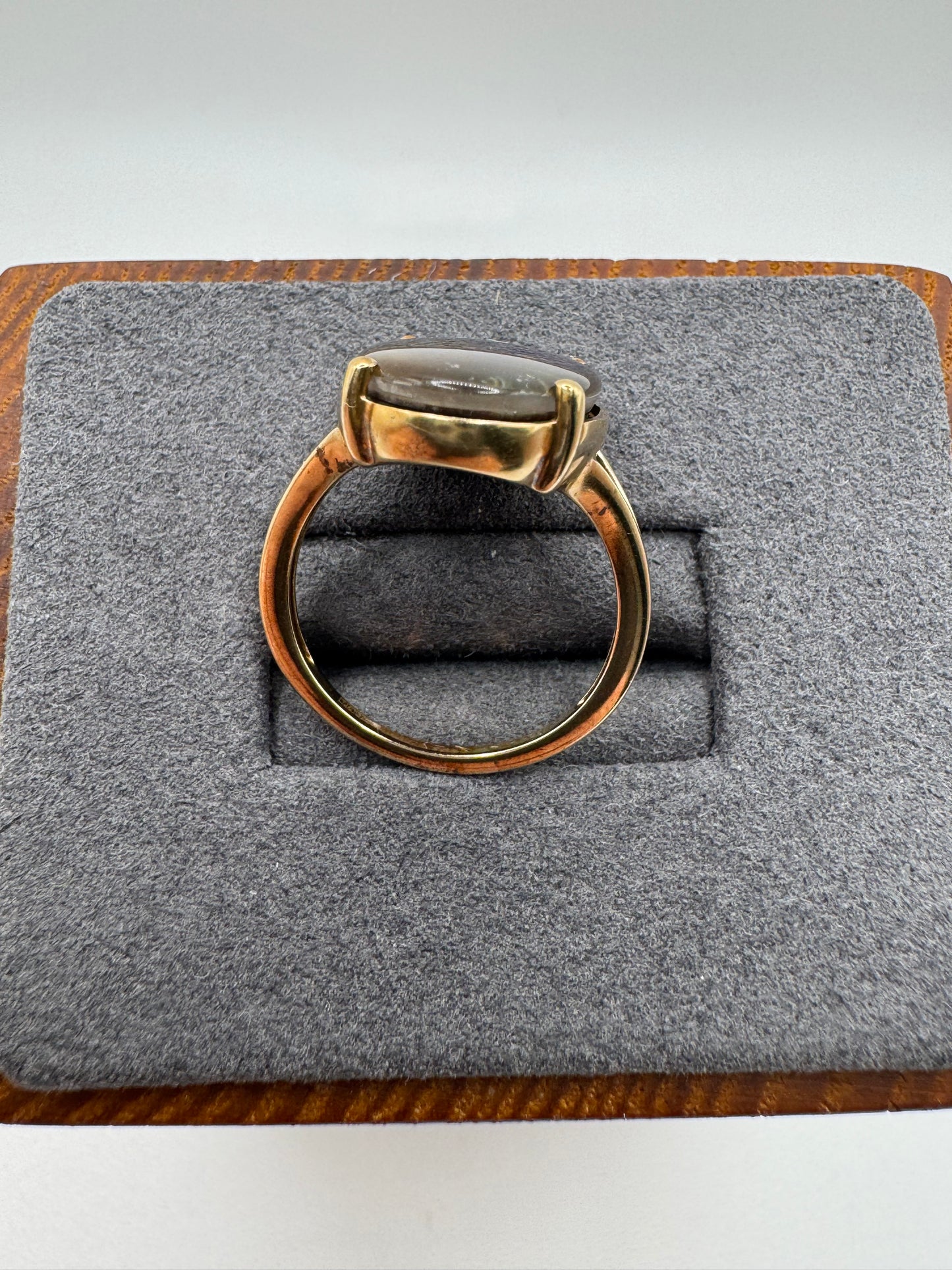 9ct gold ammolite ring