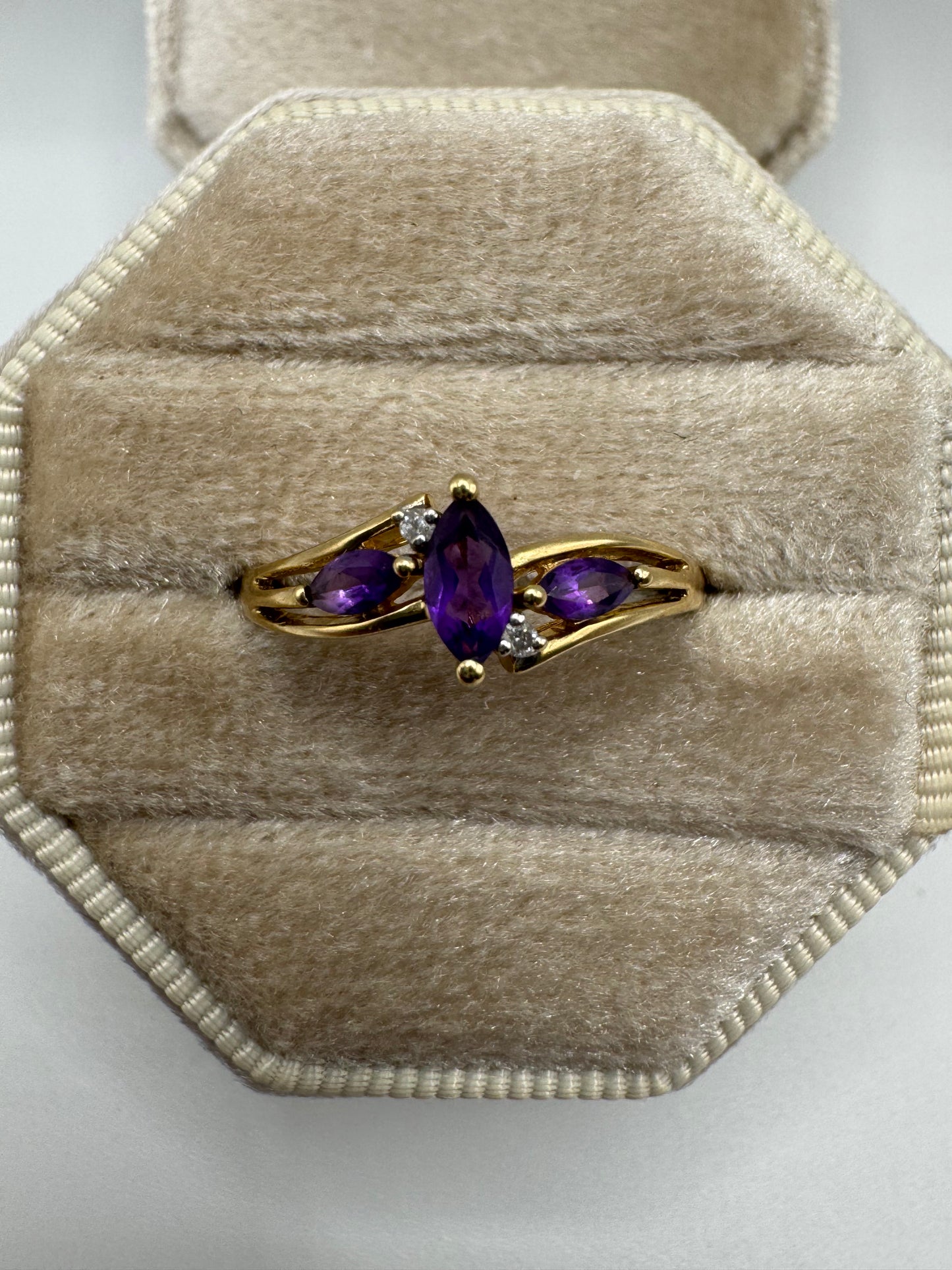 9ct gold amethyst and diamond ring