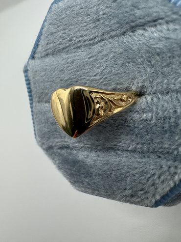 9ct gold heart signet ring
