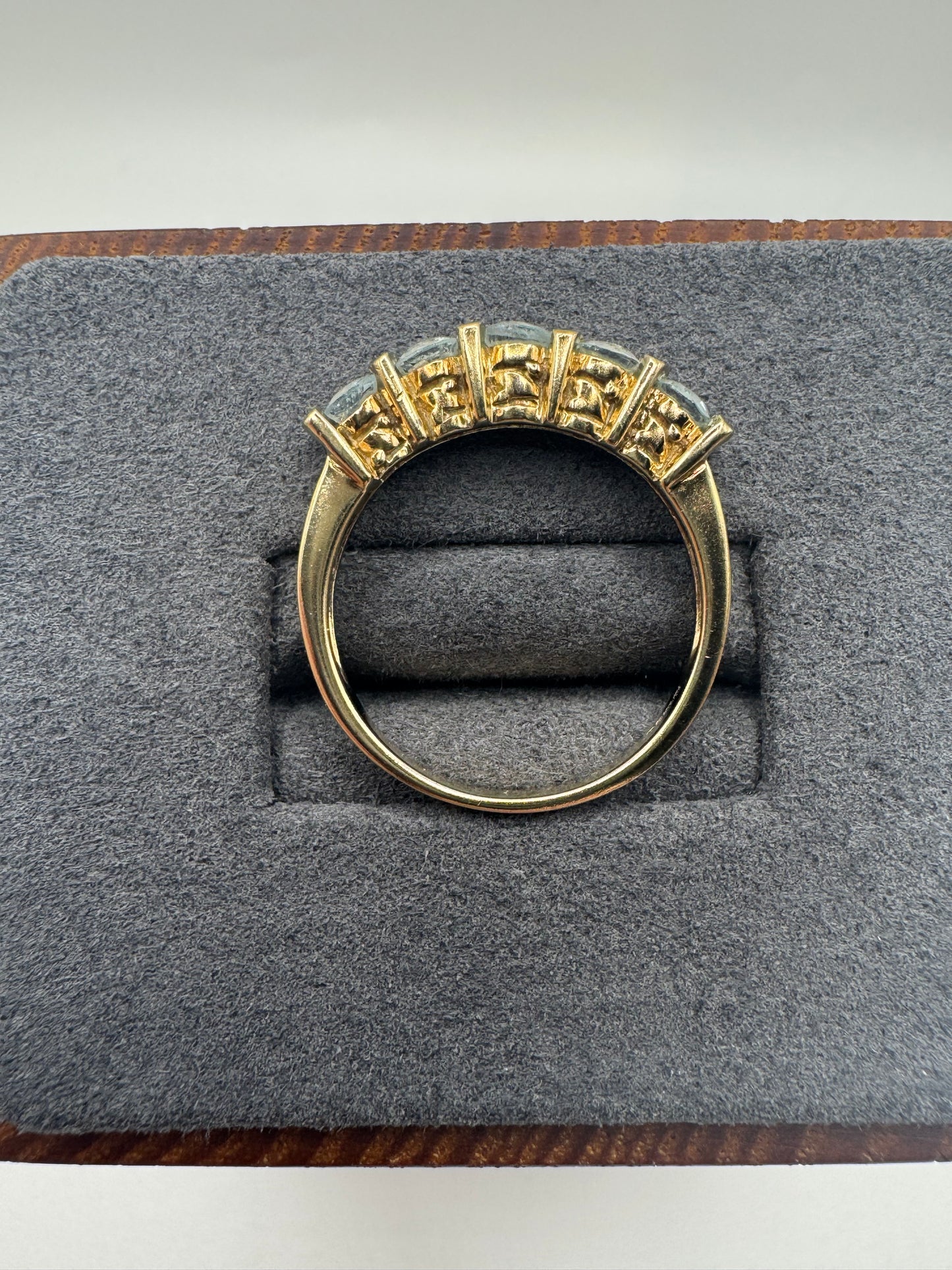 9ct gold topaz ring