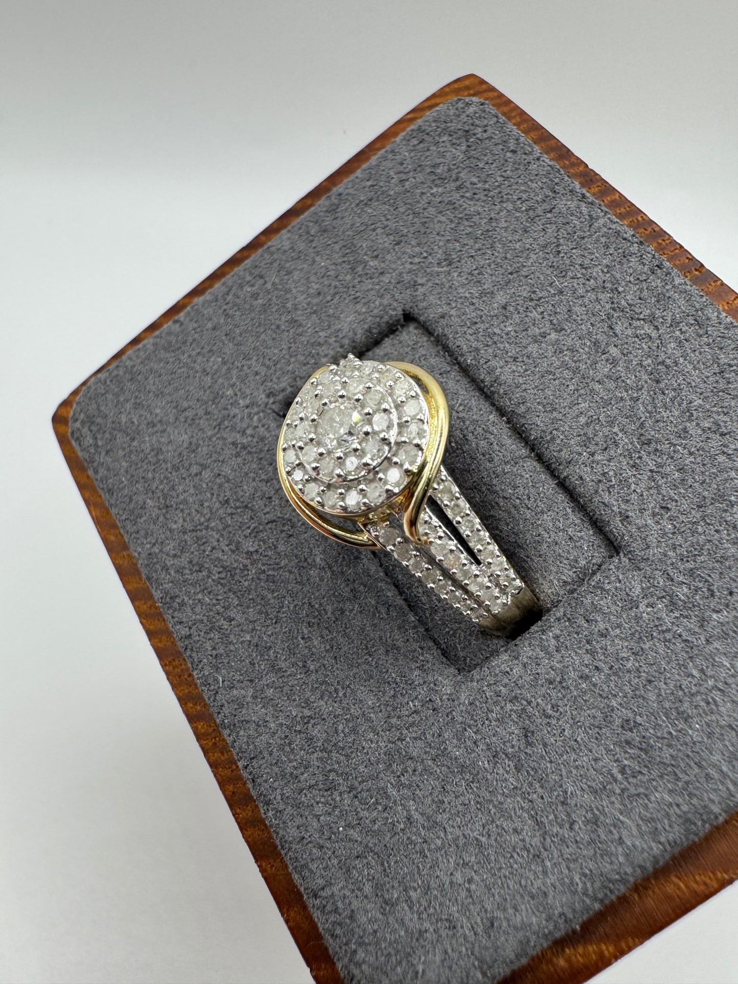 9ct gold 0.5ct diamond cluster ring