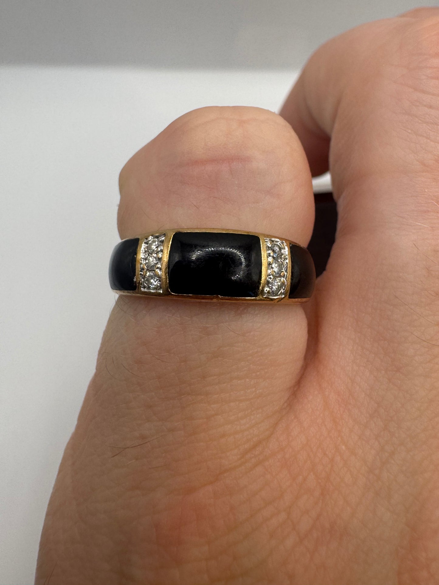 9ct gold onyx and diamond ring