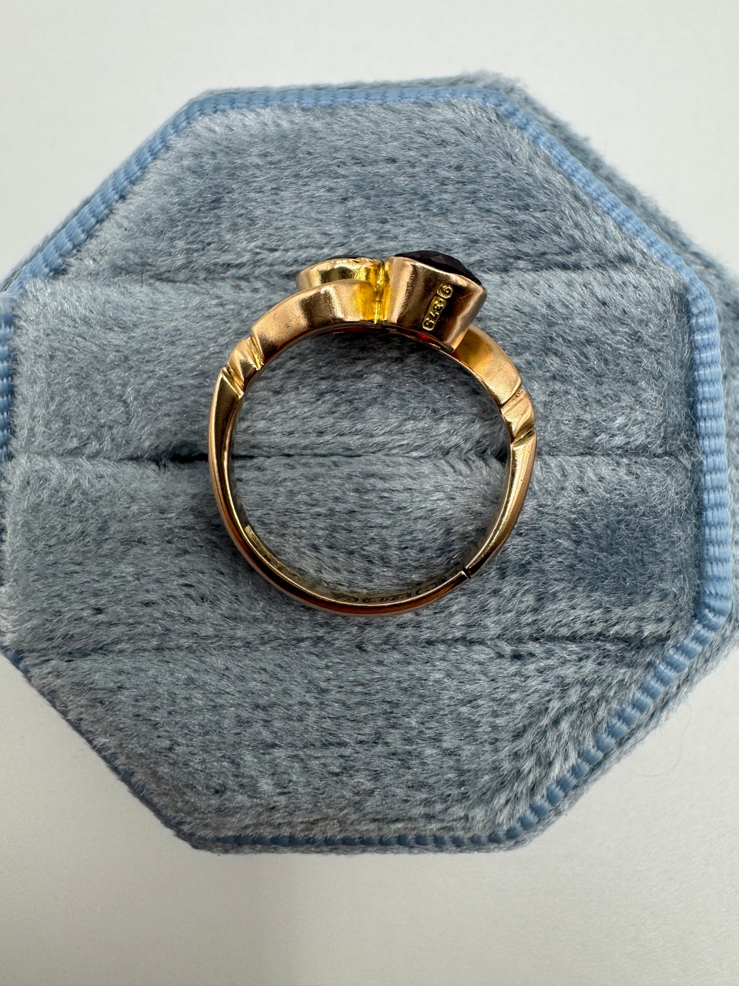 9ct gold garnet twist ring