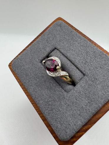 9ct gold garnet and diamond ring