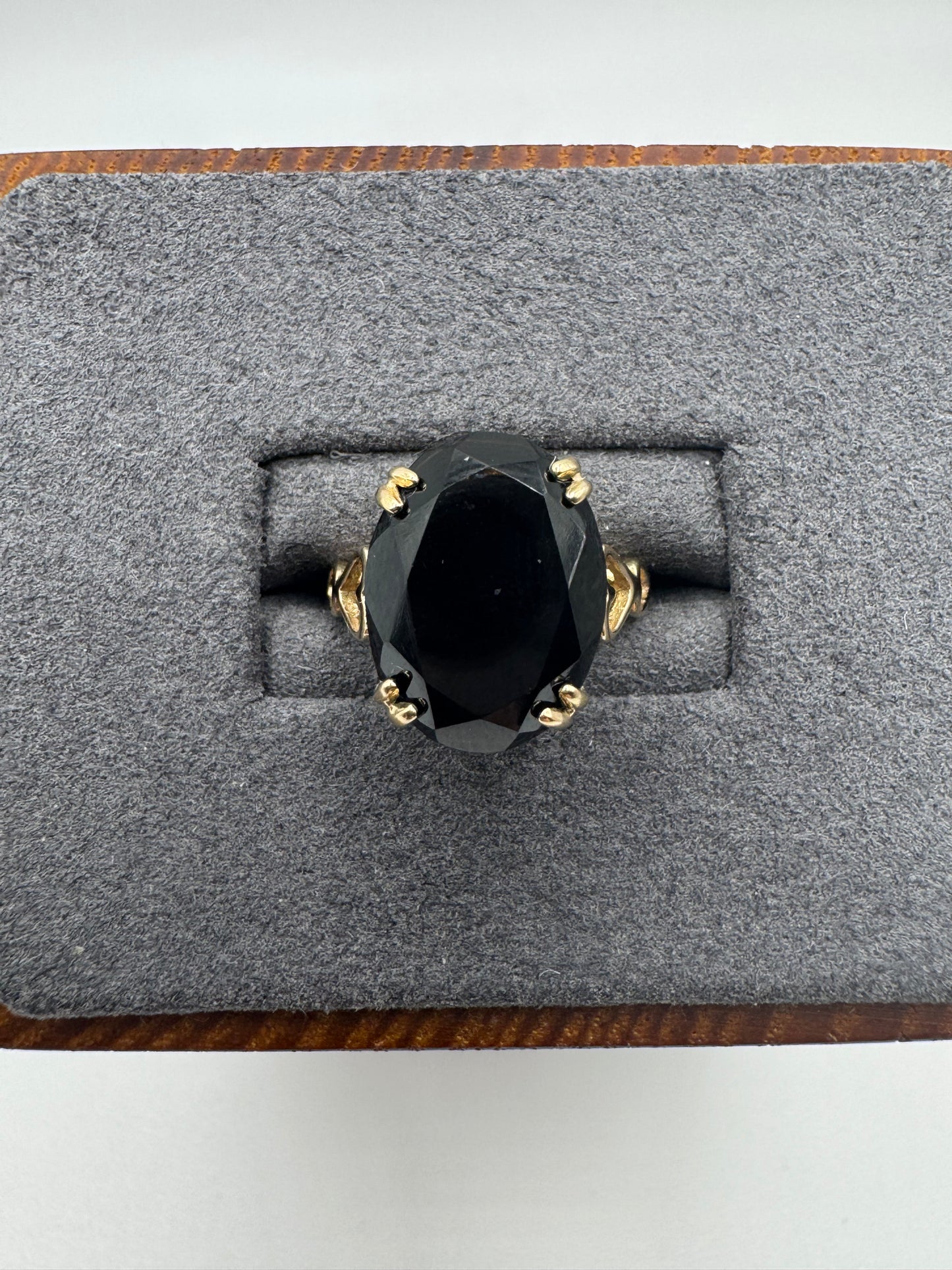 9ct gold tourmaline ring