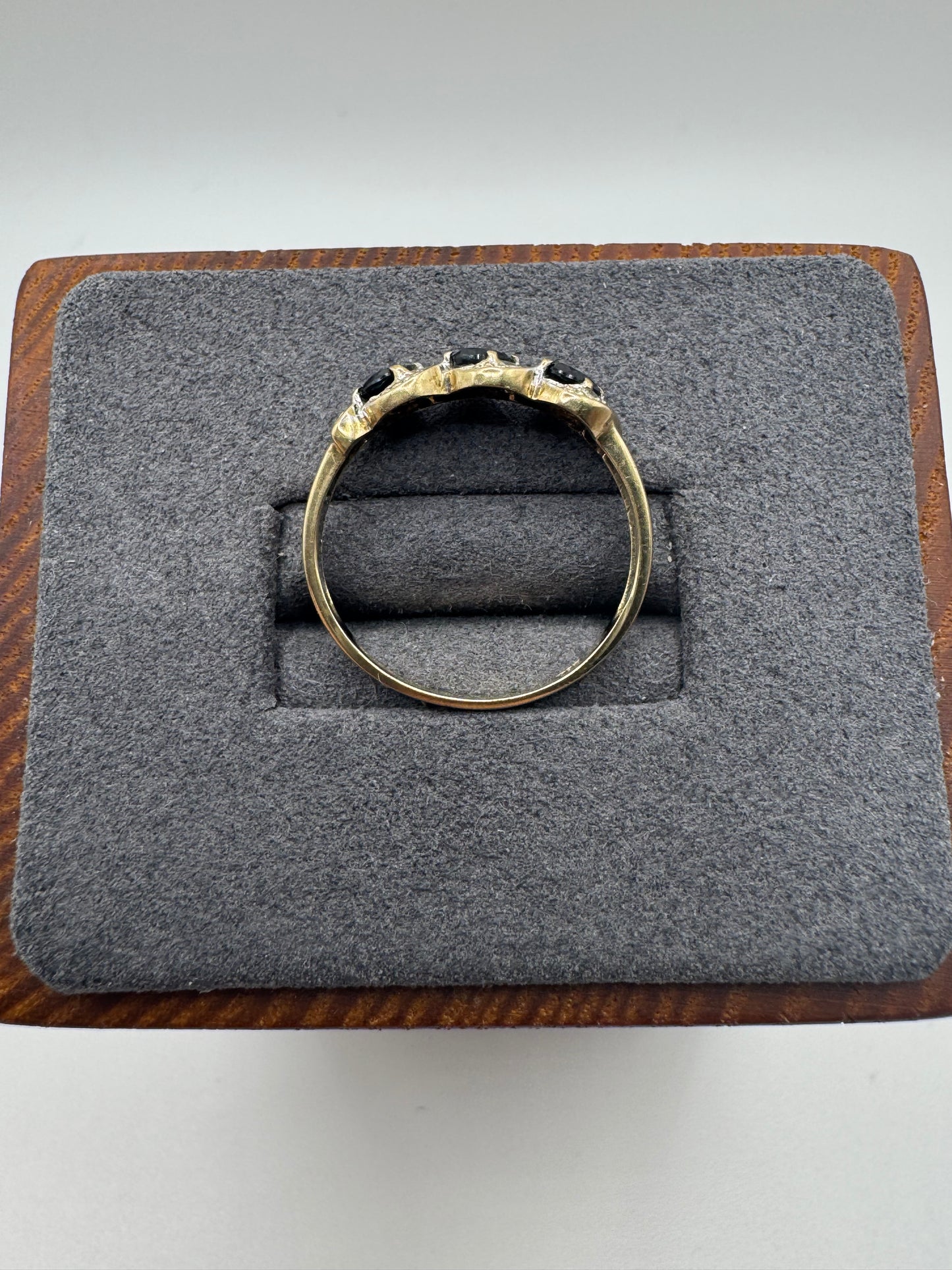 9ct gold sapphire and diamond ring