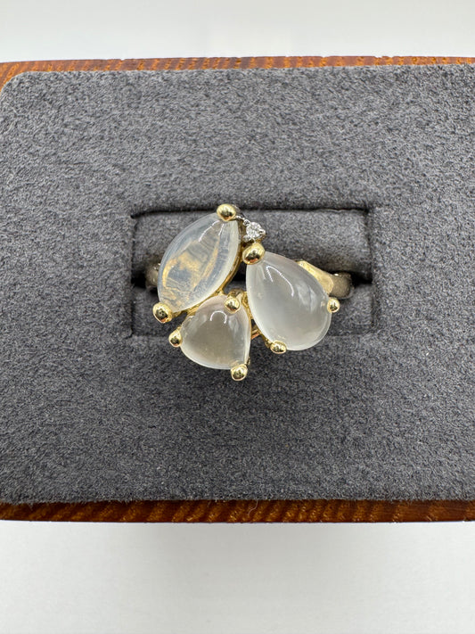 9ct gold moonstone and diamond ring