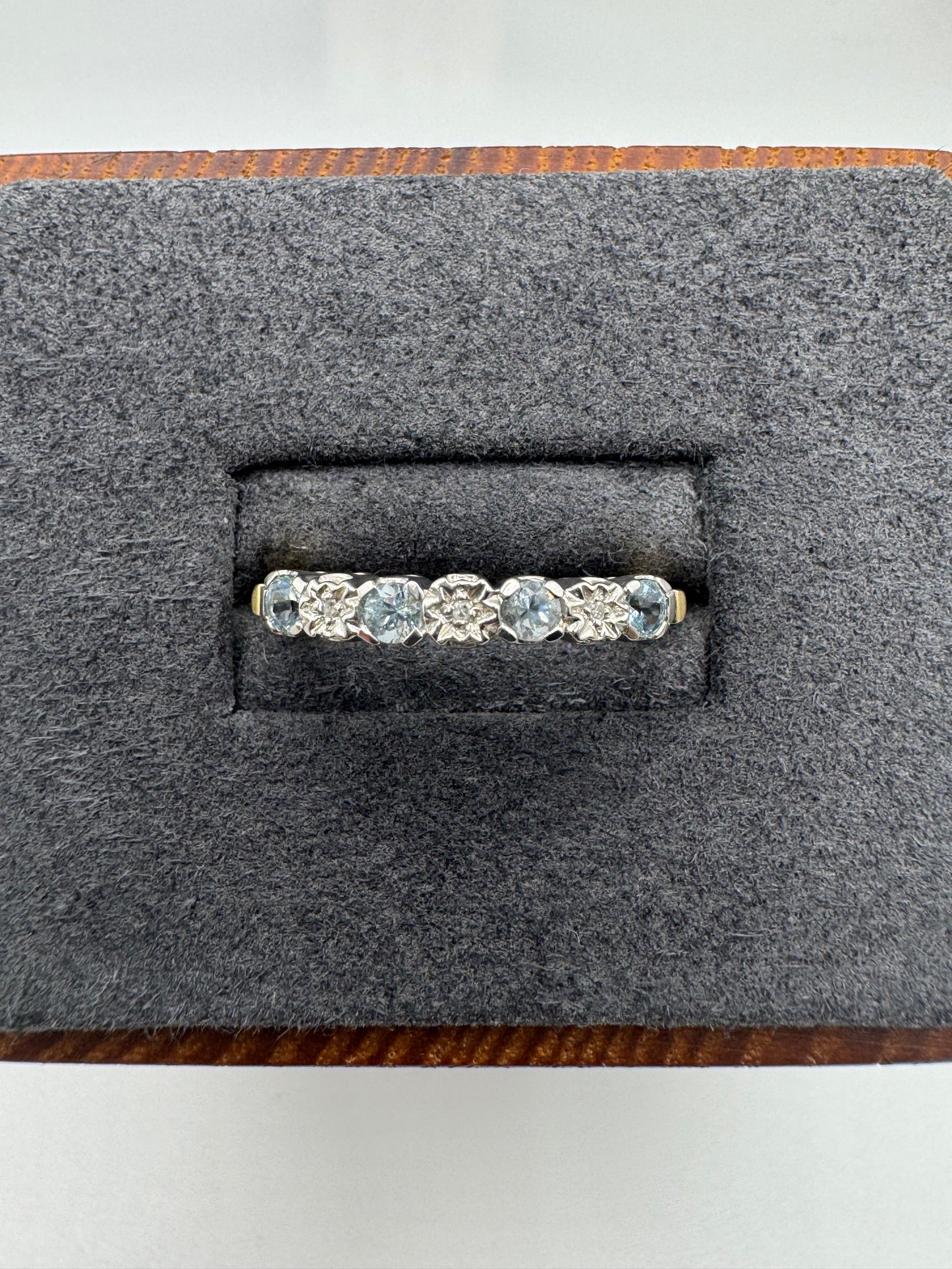 9ct gold aquamarine and diamond ring